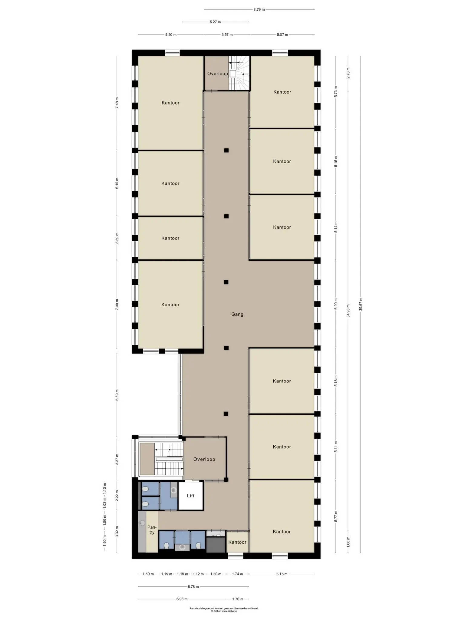 Plattegrond van een kantoorverdieping aan de Fascinatio Boulevard met meerdere kantoorruimtes, toiletten, pantry, lift en centrale gang.
